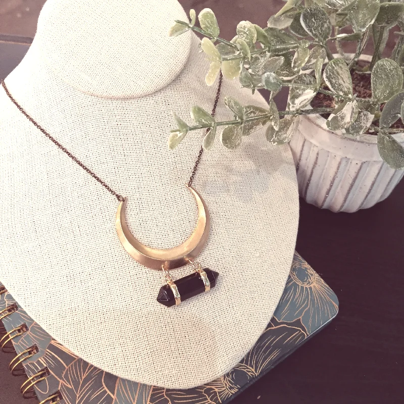 Best necklaces and pendants with vintage lockets for a nostalgic, sentimental look-Crescent Necklace | Onyx